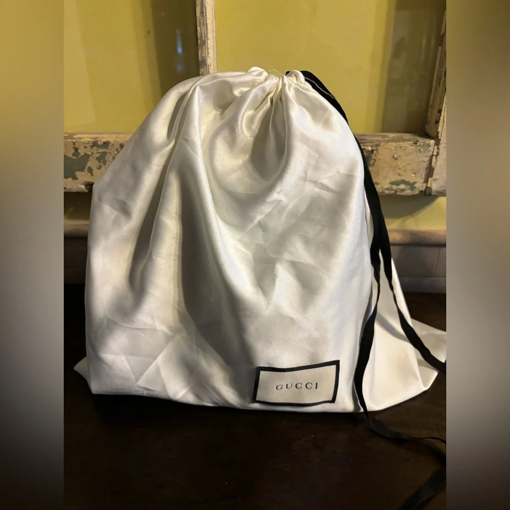 Like NEW! Authentic Gucci Pebbled Leather GG Marmont Top Handle Handbag - Picture 8 of 8